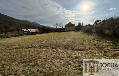 Telek családi háznak az eladás a Horné Plachtince
