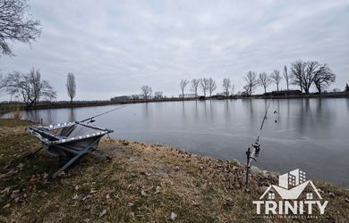 Vízterület az eladás a Kolárovo
