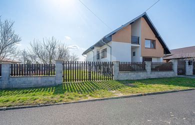 Családi ház az eladás a Hažín