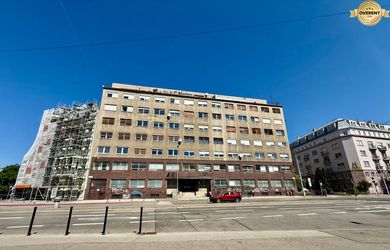 Irodák, adminisztratív helyiségek az eladás a Bratislava-Staré Mesto