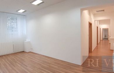 Irodák, adminisztratív helyiségek az bérlés a Bratislava-Ružinov