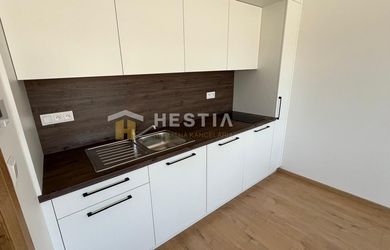 Önálló garázs az bérlés a Myjava