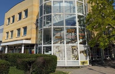 Multifunkcionális épület az eladás a Trnava