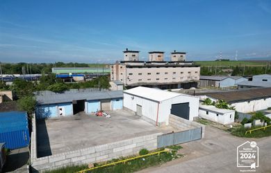 Kereskedelmi zóna az bérlés a Čaňa