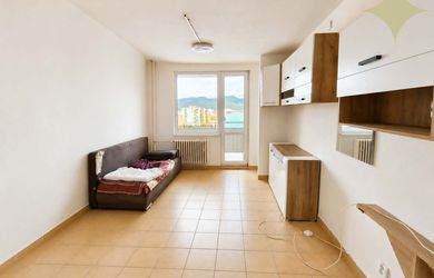 Garzonlakás az bérlés a Žiar nad Hronom